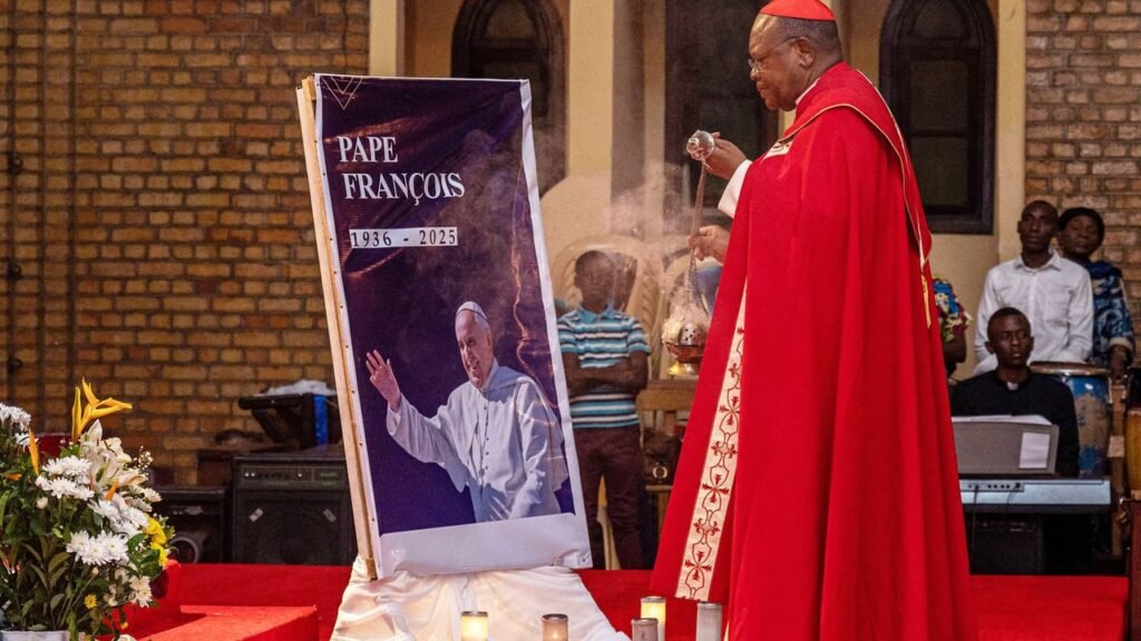 « Retirez vos mains du continent, cessez de l’étouffer ! » : François, un pape africain