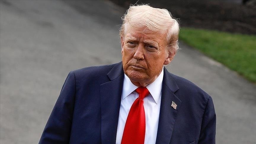 « Un acte hostile », Donald Trump impose 10% de droits de douane supplémentaires