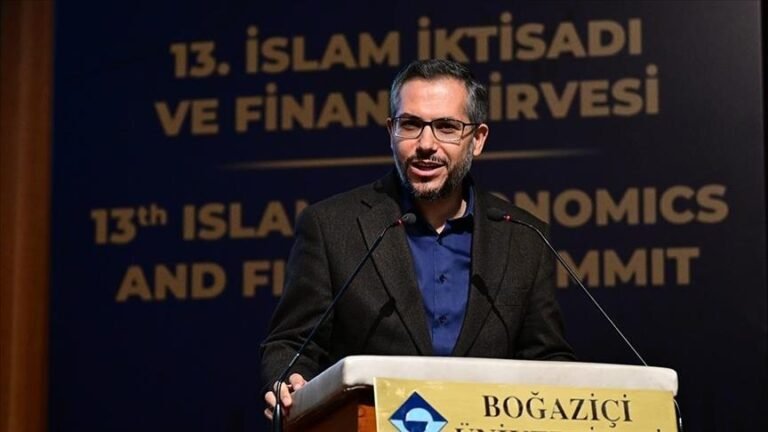 Vers un « modèle économique fondé sur l’humain et le travail »