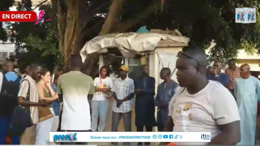 đź”´DIRECT – Sit-in du front pour la dĂ©fense de la libertĂ© de la presse (FDLP)