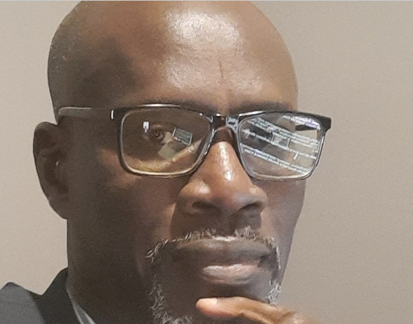 Momar Dieng met en garde contre la dépendance des médias vis-à-vis des bailleurs politiques